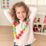 ECO Activity Pegs niña