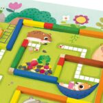 Detalle del tablero-puzzle de madera del juego Hamsters 1-10 de Goula