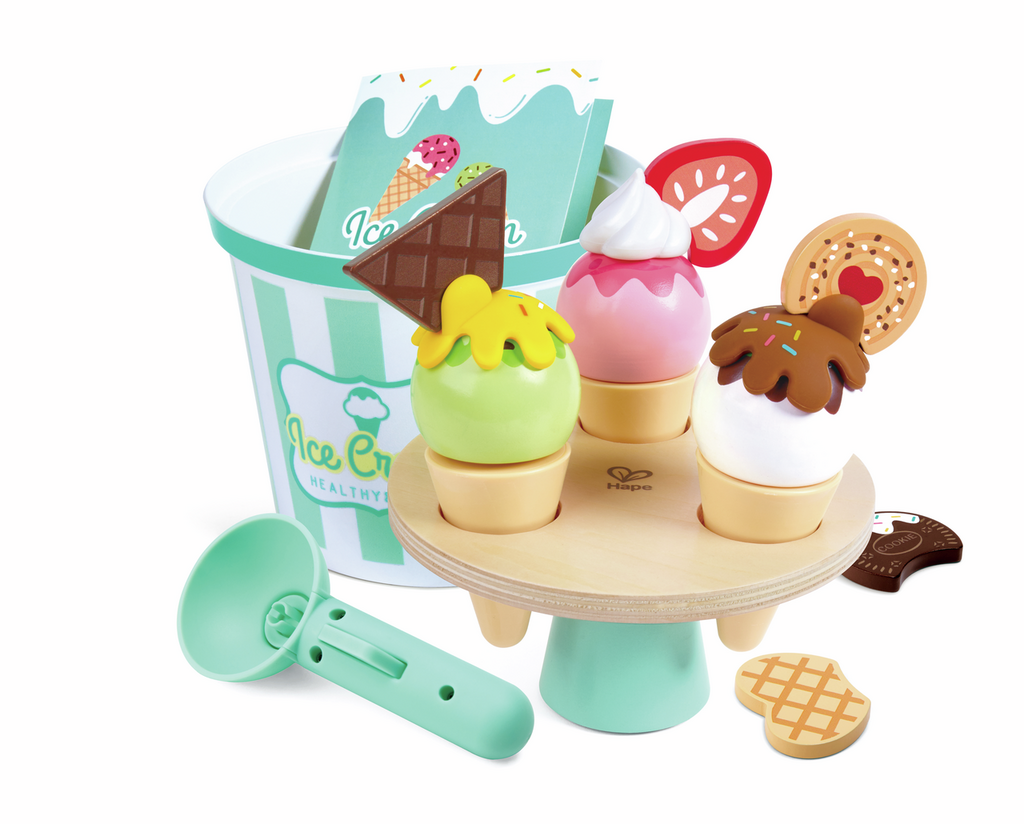 Juego de Helado Scoop & Serve Hape E3225 con cones, bolas y coberturas.