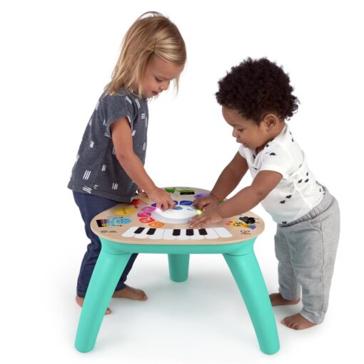 Mesa Hape Magic Touch ajustada con patas para jugar de pie..
