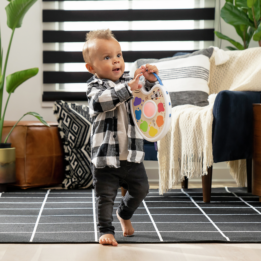 Juego de descubrimiento de colores en tres idiomas con Hape Paleta de Colores.